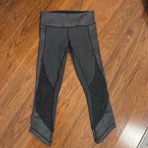 Lululemon cropped pants